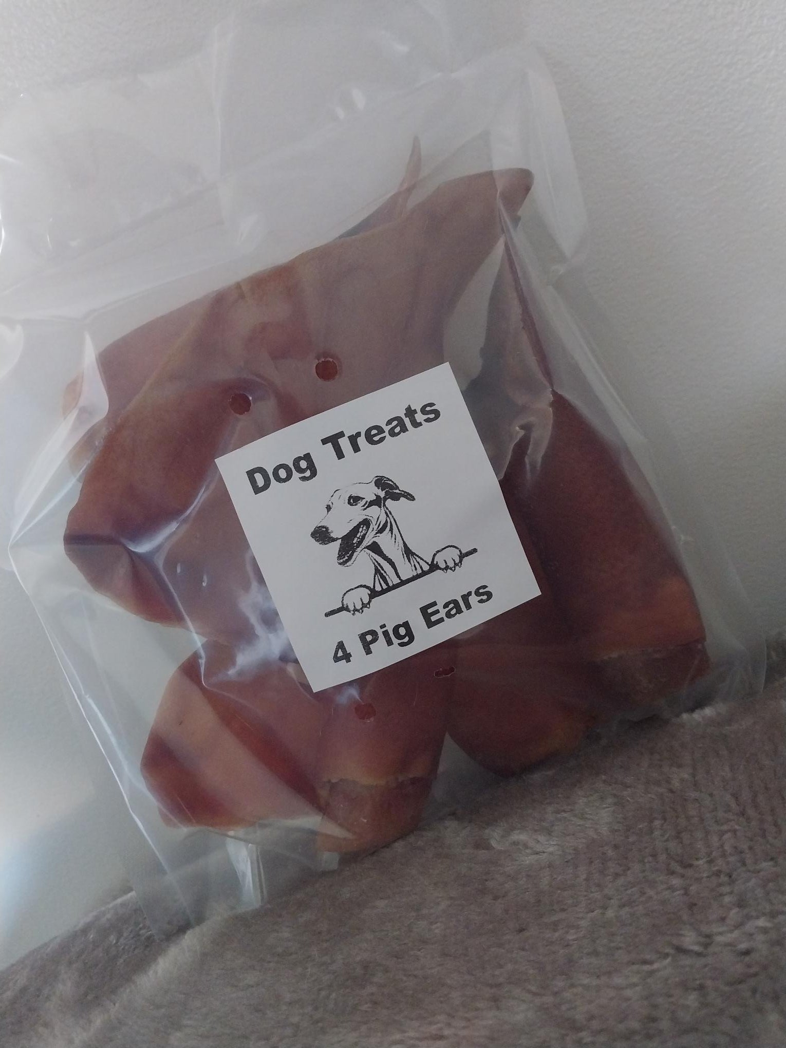Air dried pig ears ( 4 )